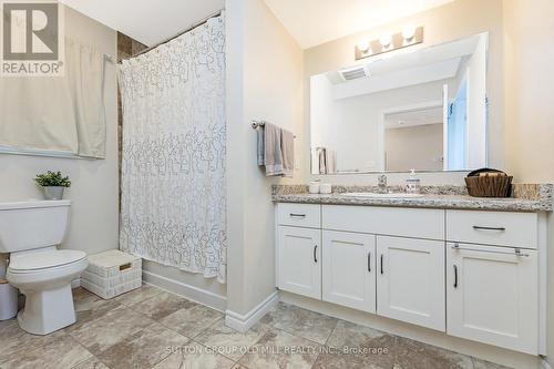 9B - 9 Guthrie Lane, Guelph/Eramosa, ON - Indoor Photo Showing Bathroom