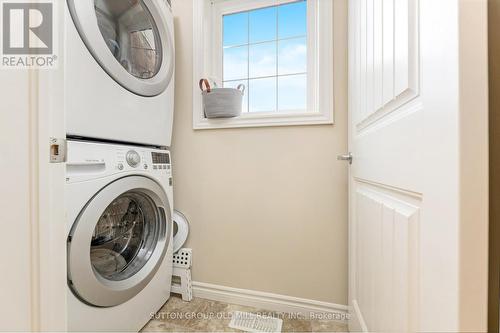 9B - 9 Guthrie Lane, Guelph/Eramosa, ON - Indoor Photo Showing Laundry Room