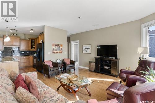 303 401 Cartwright Street, Saskatoon, SK - Indoor Photo Showing Living Room