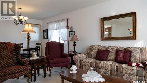 115 Caldwell Drive, Yorkton, SK - Indoor Photo Showing Living Room