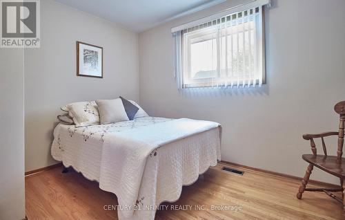 356 Fairlawn Street, Oshawa (Mclaughlin), ON - Indoor Photo Showing Bedroom