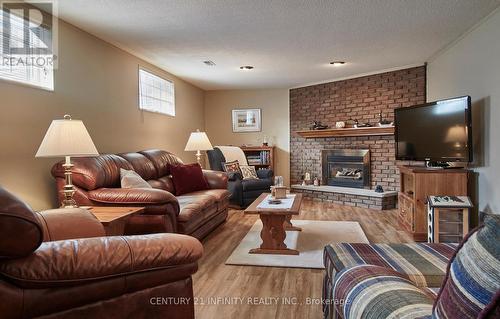 356 Fairlawn Street, Oshawa (Mclaughlin), ON - Indoor Photo Showing Living Room With Fireplace