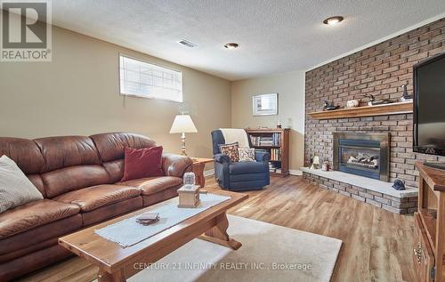 356 Fairlawn Street, Oshawa (Mclaughlin), ON - Indoor Photo Showing Living Room With Fireplace