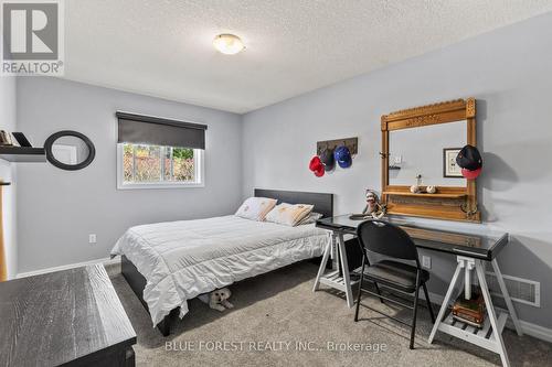 1884 Frederick Crescent, London, ON - Indoor Photo Showing Bedroom