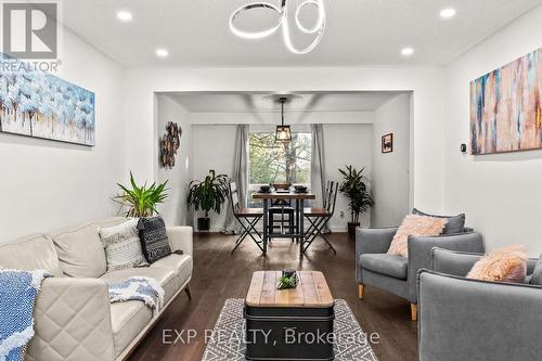 35 Pooles Road, Springwater, ON - Indoor Photo Showing Living Room