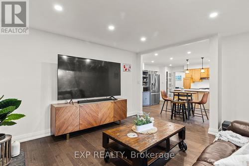 35 Pooles Road, Springwater, ON - Indoor Photo Showing Living Room