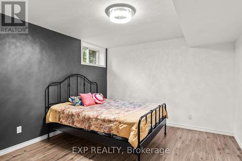 35 Pooles Road, Springwater, ON - Indoor Photo Showing Bedroom