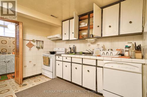 55 Maryhill Drive, Toronto, ON - Indoor Photo Showing Kitchen