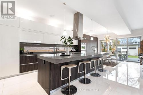 852 Goodwin Road, Mississauga, ON - Indoor Photo Showing Kitchen With Upgraded Kitchen