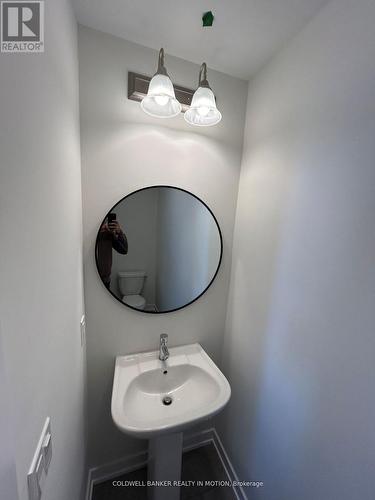 1334 Kobzar Drive, Oakville, ON - Indoor Photo Showing Bathroom