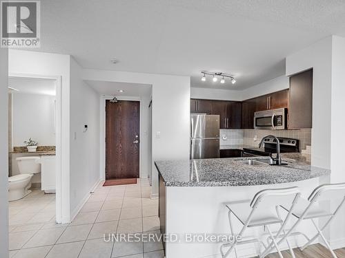 1805 - 4850 Glen Erin Drive, Mississauga, ON - Indoor Photo Showing Kitchen With Double Sink