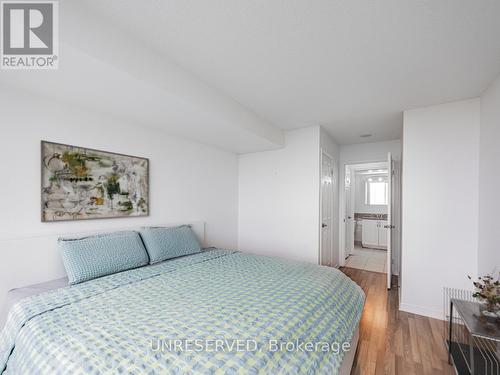 1805 - 4850 Glen Erin Drive, Mississauga, ON - Indoor Photo Showing Bedroom