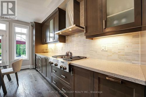 6 Legendary Circle, Brampton, ON - Indoor Photo Showing Kitchen With Upgraded Kitchen