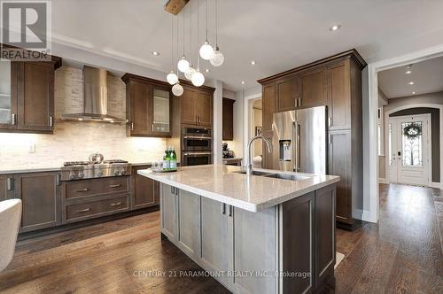 6 Legendary Circle, Brampton, ON - Indoor Photo Showing Kitchen With Double Sink With Upgraded Kitchen