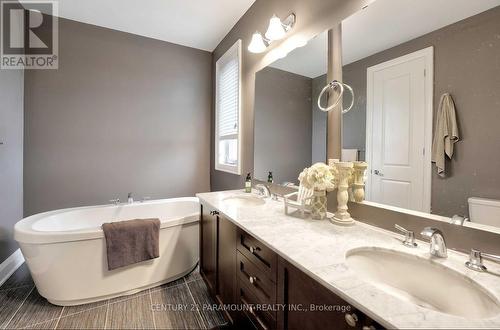 6 Legendary Circle, Brampton, ON - Indoor Photo Showing Bathroom