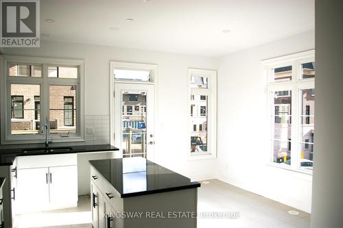 7 - 2123 Lillykin Street, Oakville, ON - Indoor Photo Showing Kitchen