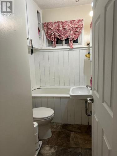 131 Rossmore Rd, Sault Ste. Marie, ON - Indoor Photo Showing Bathroom