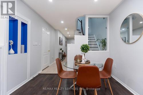 6104 Rowers Crescent, Mississauga, ON - Indoor Photo Showing Dining Room