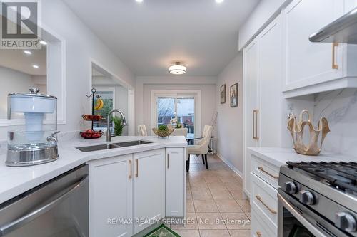 6104 Rowers Crescent, Mississauga, ON - Indoor Photo Showing Kitchen With Double Sink