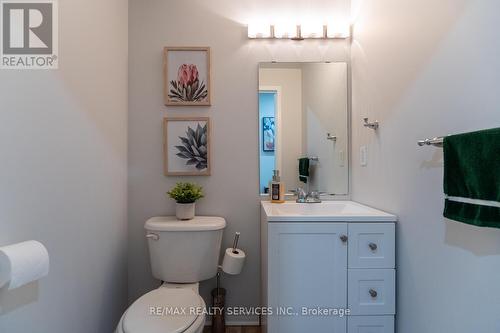 6104 Rowers Crescent, Mississauga, ON - Indoor Photo Showing Bathroom