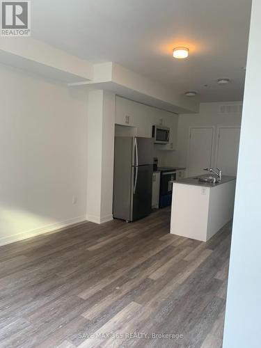 6 - 3425 Ridgeway Drive, Mississauga, ON - Indoor Photo Showing Kitchen