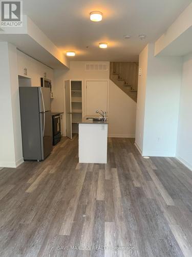 6 - 3425 Ridgeway Drive, Mississauga, ON - Indoor Photo Showing Kitchen