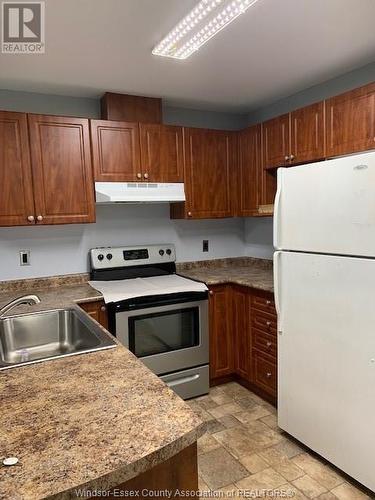 2650 Sandwich West Parkway Unit# 110, Lasalle, ON - Indoor Photo Showing Kitchen