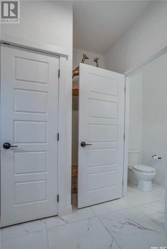 737 1St Street E, Saskatoon, SK - Indoor Photo Showing Bathroom