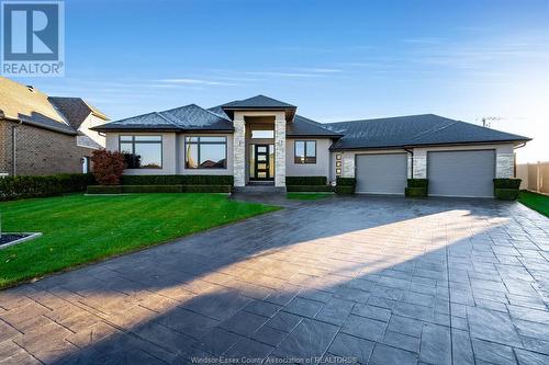 6 Mulberry Crescent, Kingsville, ON - Outdoor With Facade