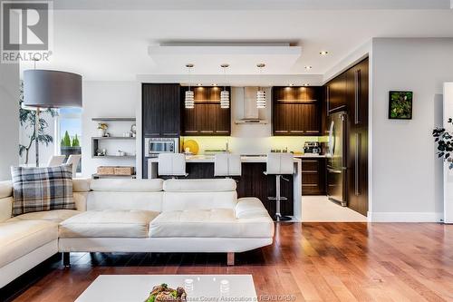 6 Mulberry Crescent, Kingsville, ON - Indoor Photo Showing Living Room