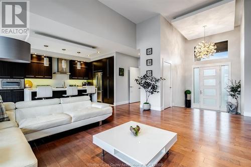 6 Mulberry Crescent, Kingsville, ON - Indoor Photo Showing Living Room