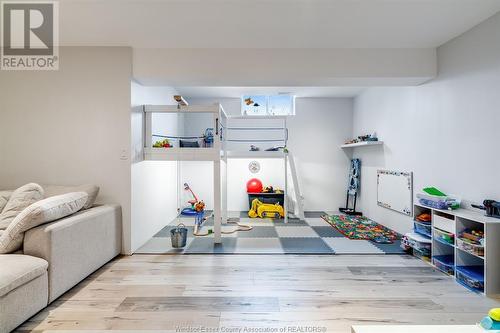 6 Mulberry Crescent, Kingsville, ON - Indoor Photo Showing Garage