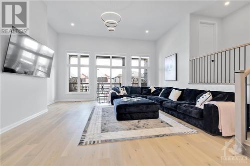 240 Skipper Drive, Ottawa, ON - Indoor Photo Showing Living Room