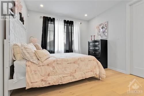 240 Skipper Drive, Ottawa, ON - Indoor Photo Showing Bedroom