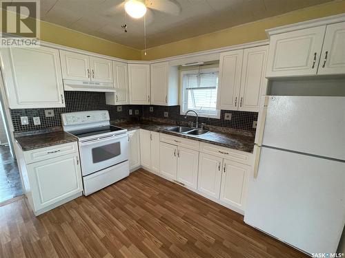 62 4Th Street Se, Preeceville, SK - Indoor Photo Showing Kitchen With Double Sink