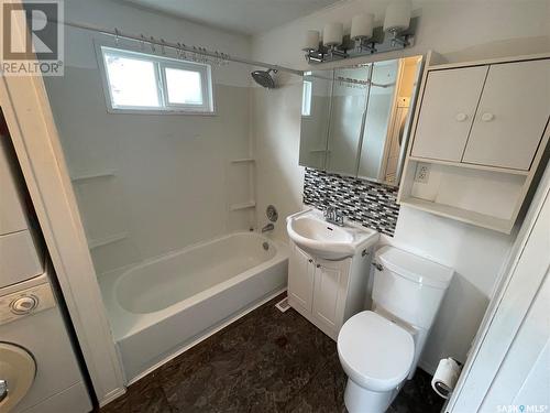 62 4Th Street Se, Preeceville, SK - Indoor Photo Showing Bathroom