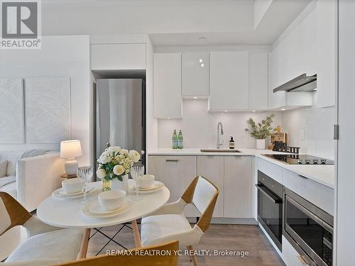 2902 - 99 Broadway Avenue, Toronto, ON - Indoor Photo Showing Dining Room