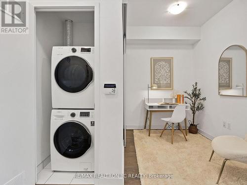 2902 - 99 Broadway Avenue, Toronto, ON - Indoor Photo Showing Laundry Room