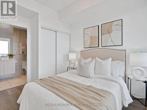 2902 - 99 Broadway Avenue, Toronto, ON - Indoor Photo Showing Bedroom