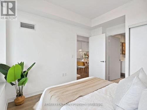 2902 - 99 Broadway Avenue, Toronto, ON - Indoor Photo Showing Bedroom