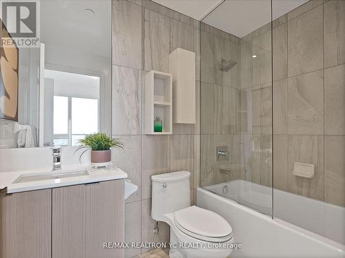 2902 - 99 Broadway Avenue, Toronto, ON - Indoor Photo Showing Bathroom