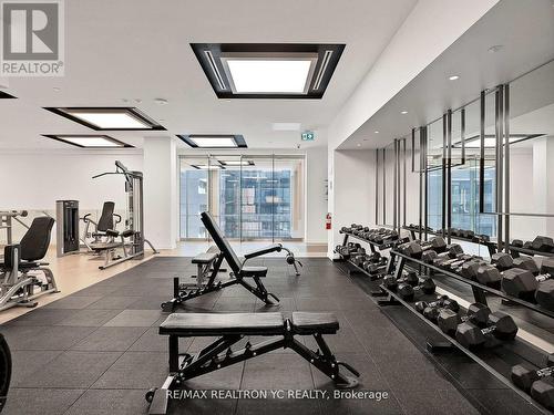 2902 - 99 Broadway Avenue, Toronto, ON - Indoor Photo Showing Gym Room