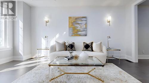 222 Connaught Avenue, Toronto, ON - Indoor Photo Showing Living Room