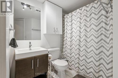 501 - 111 Elizabeth Street, Toronto, ON - Indoor Photo Showing Bathroom