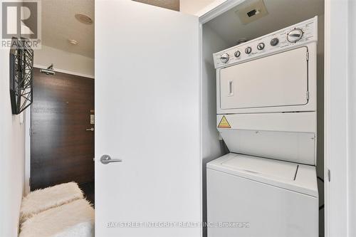 655 - 151 Dan Leckie Way, Toronto, ON - Indoor Photo Showing Laundry Room