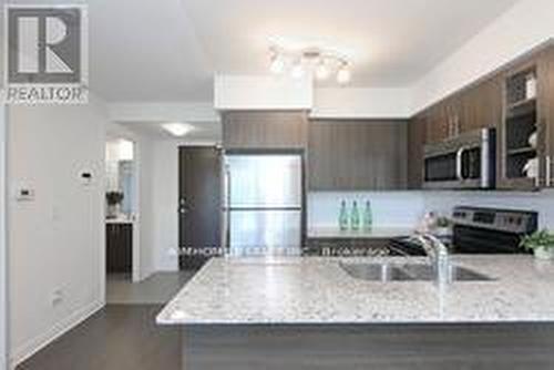 415 - 75 Norman Bethune Avenue, Richmond Hill, ON - Indoor Photo Showing Kitchen With Double Sink With Upgraded Kitchen