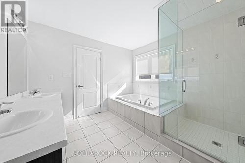 122 Mcdonnell Crescent, Bradford West Gwillimbury, ON - Indoor Photo Showing Bathroom