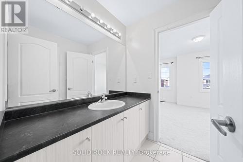 122 Mcdonnell Crescent, Bradford West Gwillimbury, ON - Indoor Photo Showing Bathroom