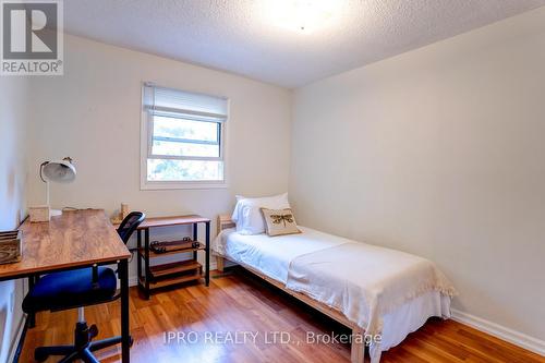 42 Lund Street, Richmond Hill, ON - Indoor Photo Showing Bedroom