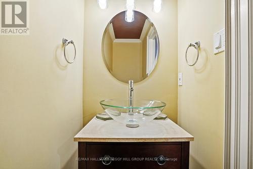 25 Grand Forest Drive, Barrie, ON - Indoor Photo Showing Bathroom